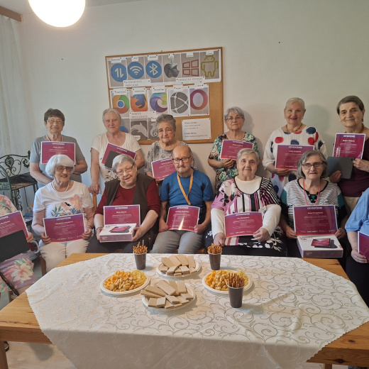 Digitálni seniori