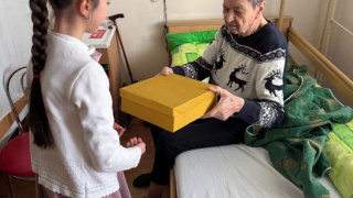 Aktuality / Vystúpenie detí spojené s odovzdávaním vianočných darčekov 2025 - foto Aktuality / Vystúpenie detí spojené s odovzdávaním vianočných darčekov 2025 - foto