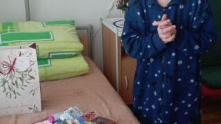 Aktuality / Vystúpenie detí spojené s odovzdávaním vianočných darčekov 2025 - foto Aktuality / Vystúpenie detí spojené s odovzdávaním vianočných darčekov 2025 - foto