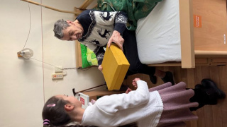 Vystúpenie detí spojené s odovzdávaním vianočných darčekov 2025