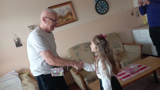 Vystúpenie detí spojené s odovzdávaním vianočných darčekov 2025