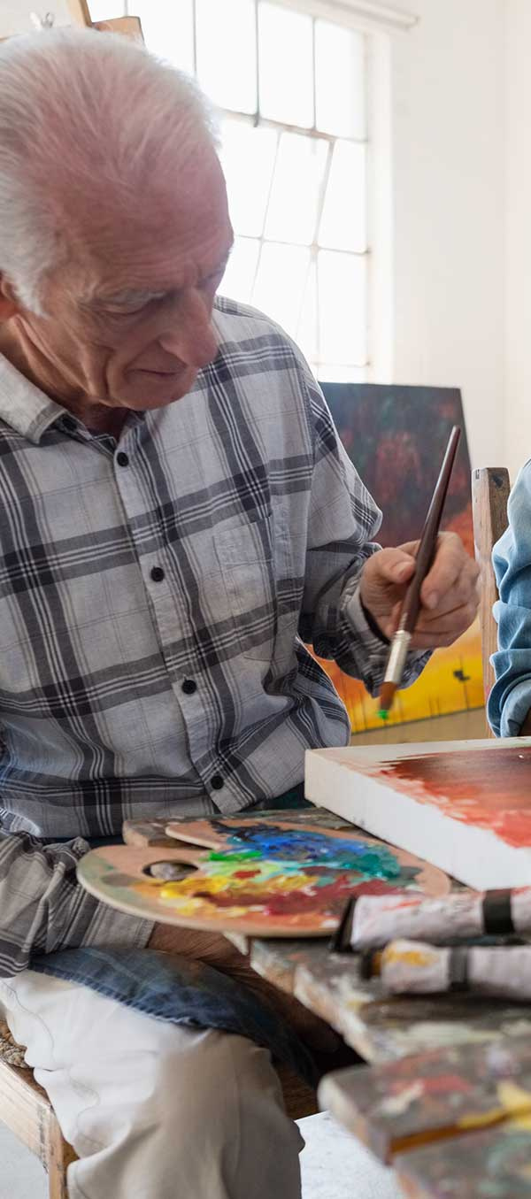 Senior pri tvorivej aktivite